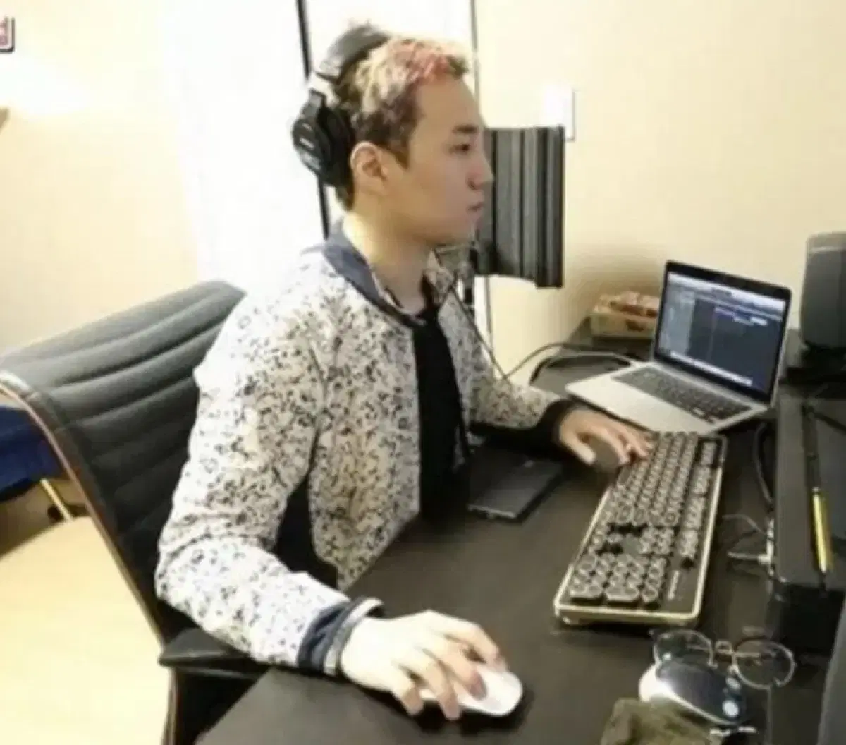 thumbnail-5